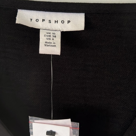 Top Shop black button up v-neck blouse. New with tags size 6. - Picture 2 of 8